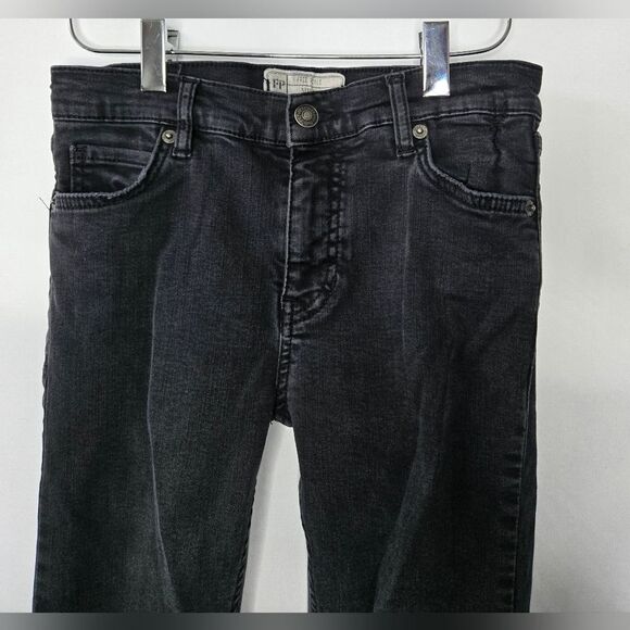 Free People Women's Distressed Black Stretch Jeans Zipper Fly Size 24R - Picture 2 of 9